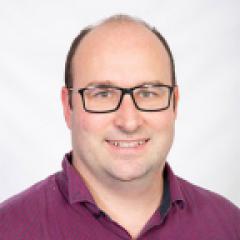 Associate Professor Ryan Courtney